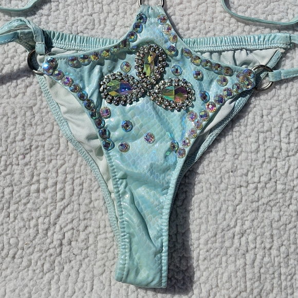 Embellished Light Blue Rave Set - Picture 3 of 8